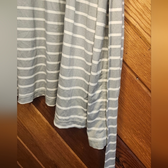 Mommy And Me Matching Gray and White Striped Nursing Robe And Baby Hat S/M - Picture 13 of 14